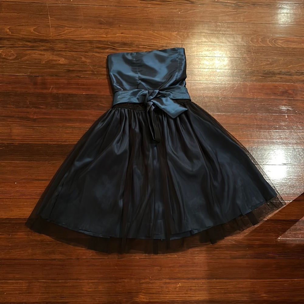 This is XS dress from Stella M’Lia
